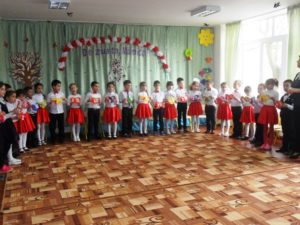01.03.2017  ”Abecelușii” își felicită mămicile și bunicuțele.