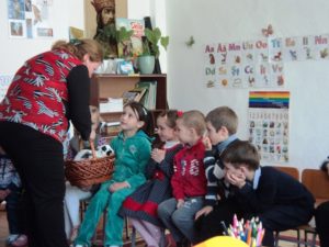 13.04.2017 Activitate publică la grupa mare ”Iepurașul de Paști …” Educator – Laura Todorov