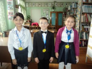20.11.2017 Expercții în CDC – elevii clasei a III-a, ghidați de învățătoarea Rudenco Ludmila, și-au împărtășit cunoștințe, gândurile, emoțiile cu referure la Drepturile Copilului.
