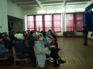 20.02.2018 Adunare generală de părinți ”Școala și familia – parteneri educaționali”. În cadrul acestei zile s-au desfășurat 4 activități de dezvoltare a abilităților parentale: 1. Școala și familia (Ivasenco Despina) 2. Agresivitatea copiilor (Florea Luminița) 3. Rolul familiei în educare valorilor și a responsabilităților (Moraru Ludmila) 4. Relația școală-familie. Avantajele comunicării (Rașcenco Snejana)