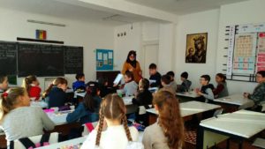07.12.2018 Oră publică în clasa a IV-a cu subiectul ”Linia și punctul ca element decorativ  al limbajului plastic”. Învățător: Rudenco Ludmila