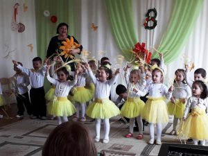 01.03.2019 Sărbătoarea primăverii în grupa mică, educator – Țuțuianu Angela.