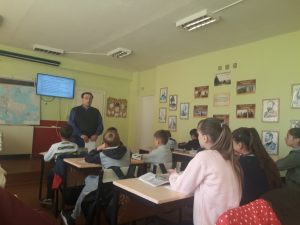 11.11.2019 Oră publică în clasa a VI-a la disciplina Istoria Românilor și universală, subiectul  ”Orașul medieval. Dezvoltarea meșteșugurilor și comerțului” profesor – Ivanov Valeriu
