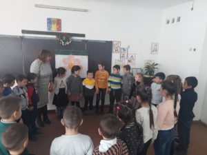 18.12.2019 Activitate transdisciplinară în clasa I „Darnicul bunic – Moș Nicolae”, învățător – Țațu Larisa