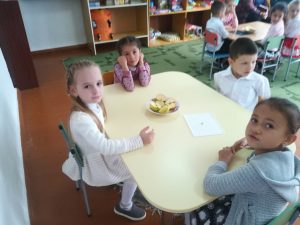 15.10.2019 Activitate publică în grupa pregătitoare „Mărul buclucaș”, educator – Stefoglo Anastasia