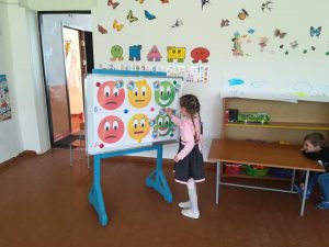 Activitate extracuriculră ”Să călătorim în lumea culorilor ” – grupa medie ”Buburuza” educator Ivasenco Mariana.
