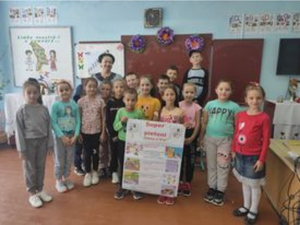 În perioada 05.09.22 – 16.09.22 în cadrul gimnaziului s-a desfășurat ”Decada Circulației Rutiere” în cadrul căreia au prezentat gazetele de perete, începând cu grupele preșcolarilor, elevii claselor primare cât și cele gimnaziale dând dovadă de unicitate, creativitate și entuziasm. Ca oaspeți de onoare au fost prezenți reprezentanți de la Secția de Poliție cu unele recomandări de securitate la trafic. Le aducem mulțumiri tuturor pentru implicare și responsabilitateîn Decada Circulației Rutiere!
