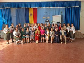 Cu prilejul zilei Mondiale a lucrătorului în Educație, elevii clasei a IX-a în frunte cu Dna Rașcenco Snejana – diriginte și Dna Rașcenco Angela – DAE, au organizat și desfășurat o frumoasă și plăcută activitate dedicată tuturor angajaților din IP Gimnaziul – grădiniță ”Igor Crețu”, cărora le dorim realizări frumoase, bunăstare, răbdare și putere în munca asiduă de zi cu zi! La mulți Ani!
