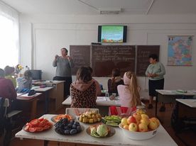 Lecție publică interdisciplinară la limba română concomitent cu limba franceză, în clasa a V-a, desfășurată la data de 09.11.22 în baza subiectului ”Fructe și legume”, responsabili fiind Rusandu Tina, profesor de limba franceză și Florea Luminița, profesor de limba română.