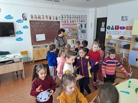 Conform planului de activitate al instituției, la treapta preșcolară în grupa pregătitoare ”Buburuza” s- a desfășurat activitate publică în baza subiectului ”În lumea transportului” la data de 13.02.23 responsabil Novițcaia Rita, educator.