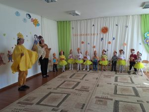 La data de 27 aprilie 2023 s-a desfășurat activitatea extracurriculară ”Luci, soare, luci!” la treapta preșcolară, în grupa mică ”Romanița” responsabilă fiind educatoarea Țuțuianu Angela.