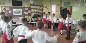 Incă o activitate transfrontalieră cu Școala Gimnazială din orașul Ploiești „ I. Basarabescu” a avut loc la data de 26.05.2023, de data acesta în clasa Întîi cu subiectul: ”Balul bobocilor – Școlărei și Școlărițe” în frunte cu învățătoarea – Ivasenco Despina.