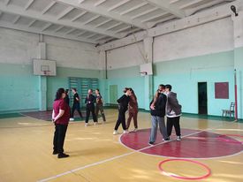 Elevii clasei a VIII-a s-au evidențiat în cadrul ”Zilei ușilor deschise”, la data de 27.10.23, luând parte la o lecție de educație fizică, demonstrând ”Tehici de preluări și lovituri de pe loc și în mișcare” cordonați fiind de Dna Sizova Tatiana, profesor.”
