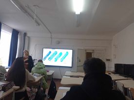 La data de 30.11.23, s-au implicat și elevii clasei a VIII-a într-o deosebită activitate de consolidare și formare a abilităților noi de caracterizare a personajelor într-o lecție bloc după scenariul lecției de limba și literatura română cu Dna Alexandrova Tatiana și subiectule de bază ”Personajul epic. Caracterizare. Trăsăturile poemului epic.”